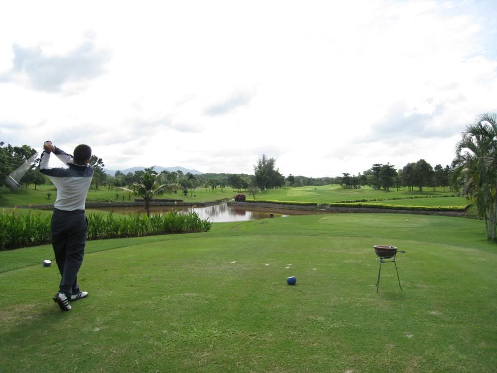 http://i275.photobucket.com/albums/jj282/gilagolf/nilai%20springs/IMG_0856.jpg