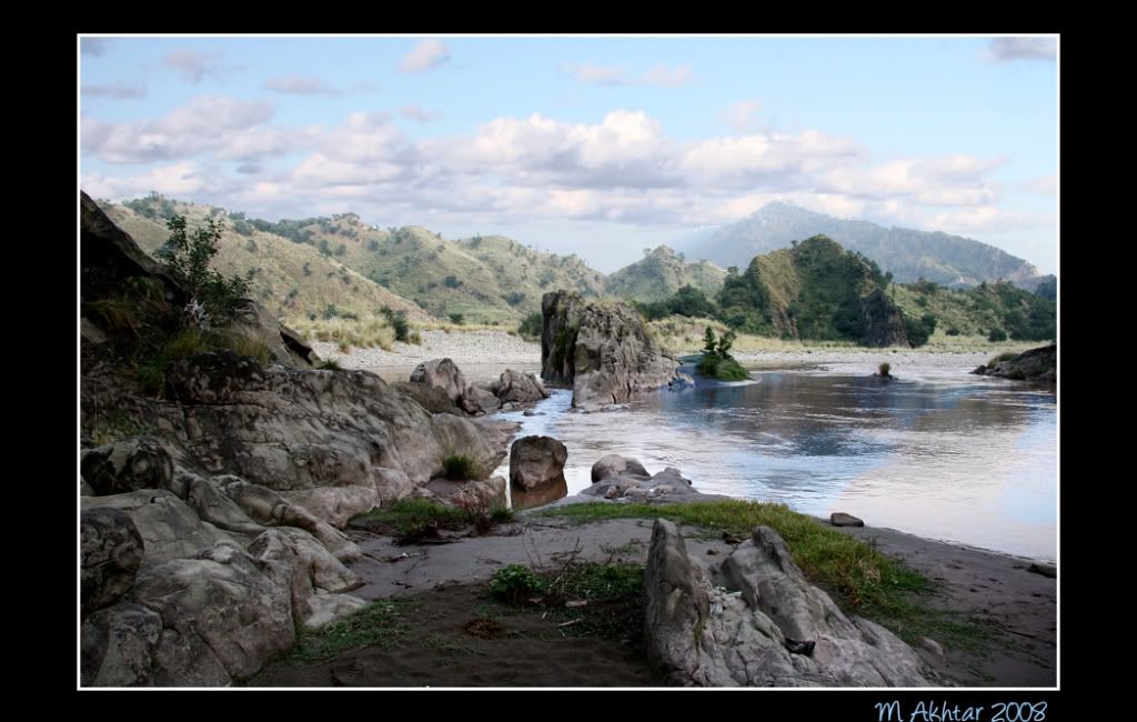 IMAGE: http://i275.photobucket.com/albums/jj289/lota420/IMG_0405copy.jpg