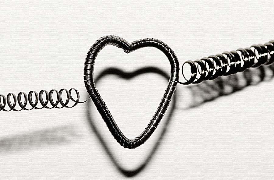 IMAGE: http://i275.photobucket.com/albums/jj289/lota420/heart.jpg