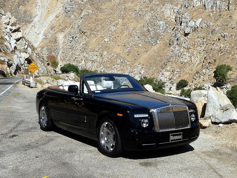 800px-2011-0721-Rolls-Royce_Drophead_Cou