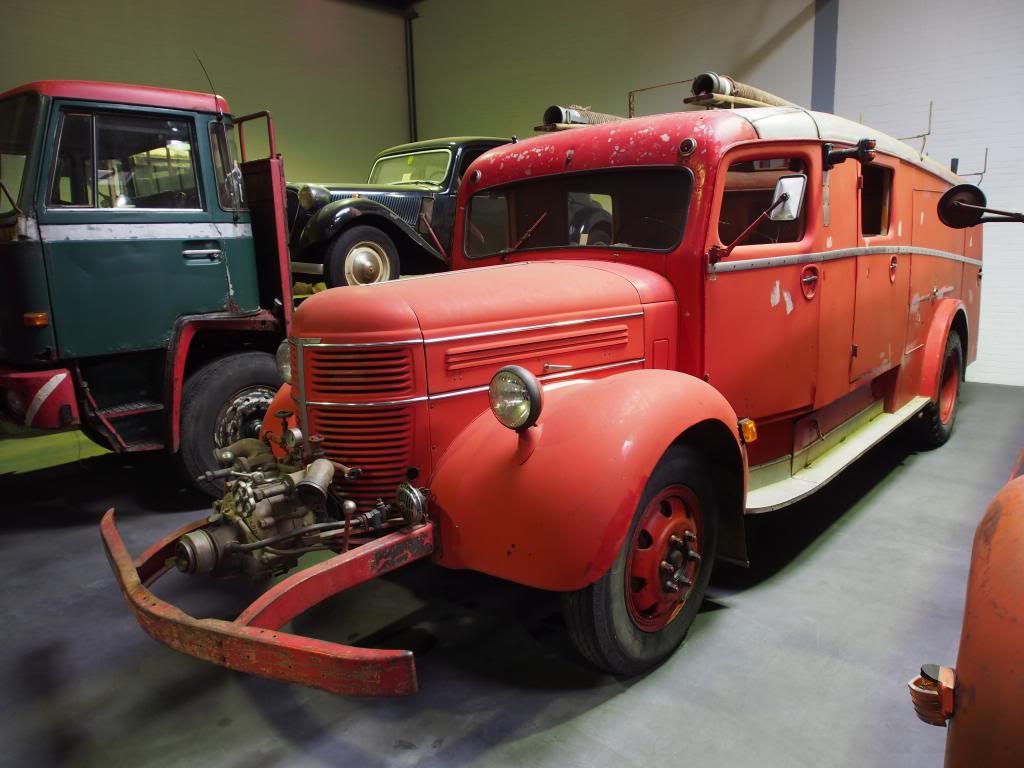 Old_to_be_restored_volvo_Fire_engine.jpg