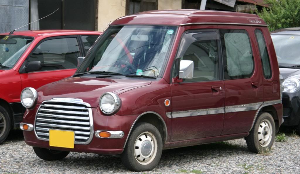 Mitsubishi_Minica_Toppo_Town_Bee.jpg