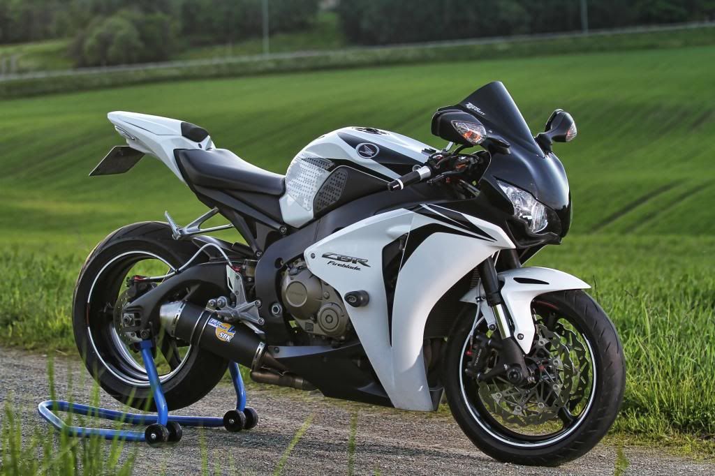 IMAGE: http://i275.photobucket.com/albums/jj298/Kawa-Rimol/IMG_83981_zpsb1bcc625.jpg