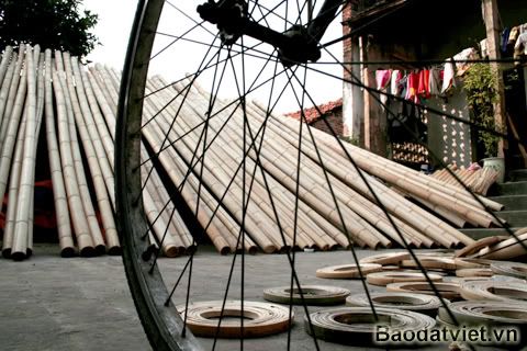 Thăm làng 'lồng chim' Canh Hoạch