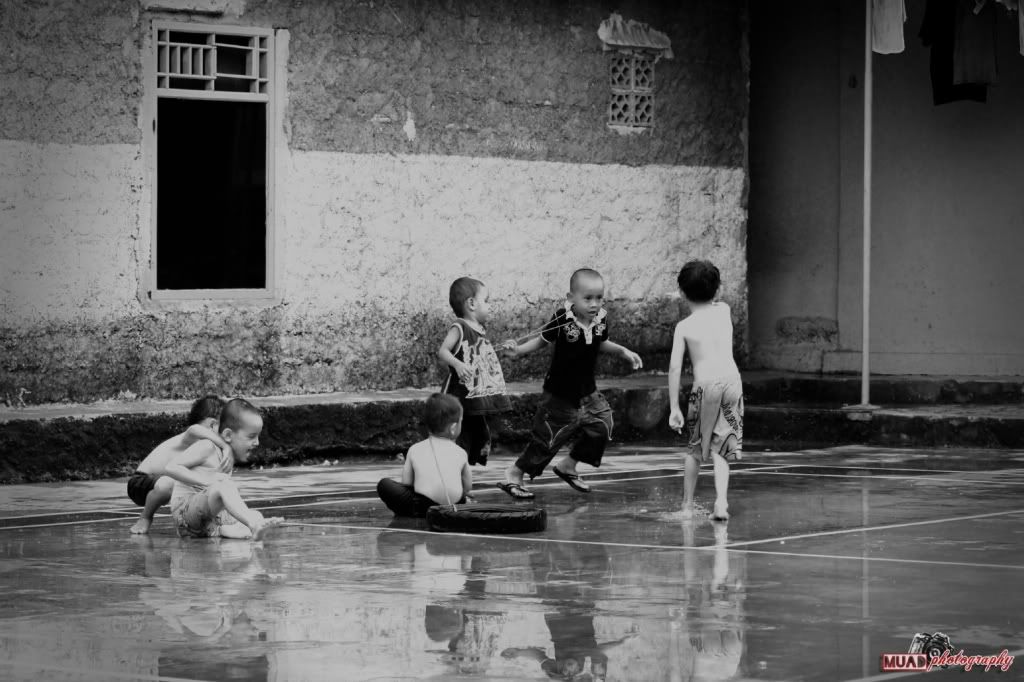 Play together in the rain