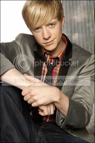 开贴来八英国新生代男演员们