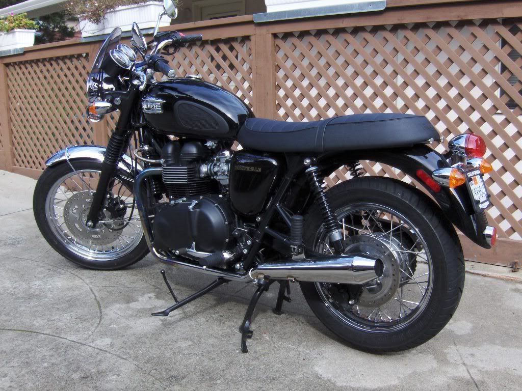 Hagon Classic Shocks Installed Pics Triumph Forum Triumph Rat